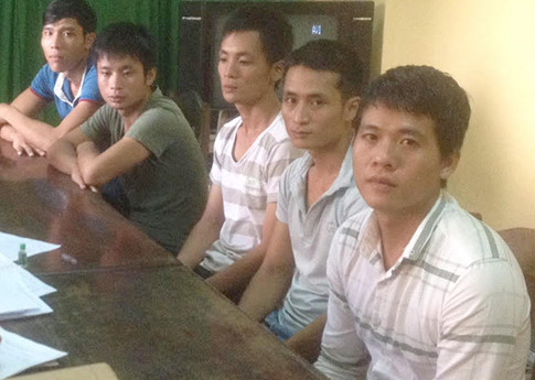 [-]Nghi[-]phạm[-]cuối[-]cùng[-]vụ[-]"phá[-]rừng[-]pơ[-]mu"[-]chưa[-]ra[-]đầu[-]thú[-]vì[-]bận[-]đi[-]săn